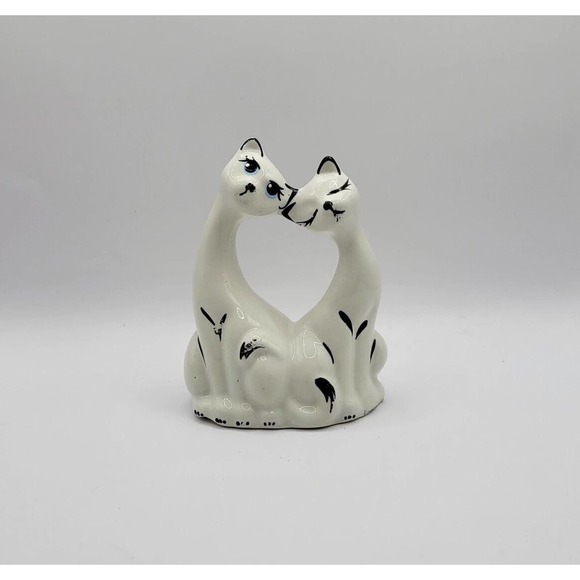 Vintage Two White Love Cat Kitty Kittens Ceramic Figurine - Picture 1 of 8
